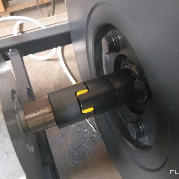 Дровокол гвинтовий ,конусний.