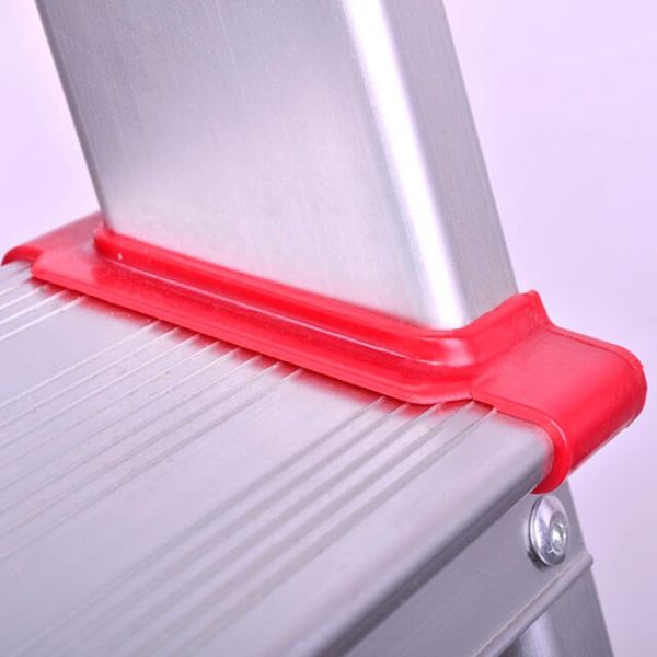 Стрем'янка з алюмінію, 6 сходинок, висота до платформи 1280мм INTERTOOL LT-1006