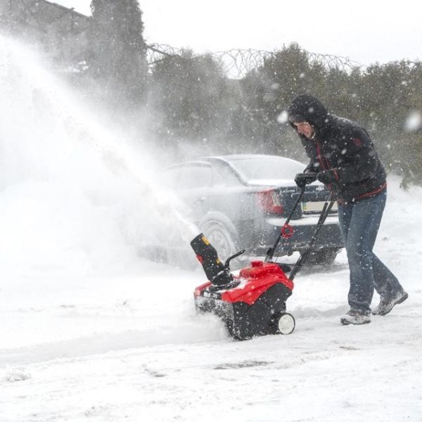 Снігоприбиральник бензиновий, 2.2 к.с./1.65 кВт, висота/ширина захвату 300/460 мм INTERTOOL SN-4000